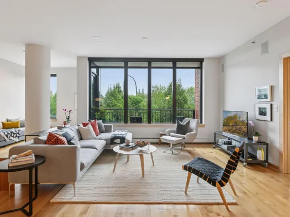 215 10th Ave S Unit 312, Minneapolis, MN 55415