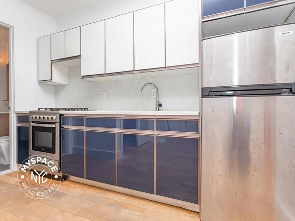 751 Dekalb Avenue image 1 of 13