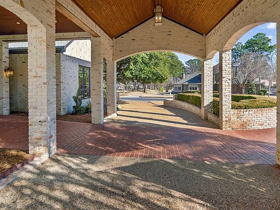 4th image of 7104 Gleneagles Dr