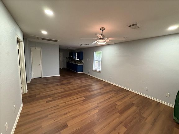 2nd image of 2002 Pannell St