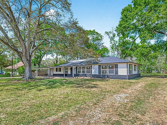 2nd image of 815 Brooks Ave