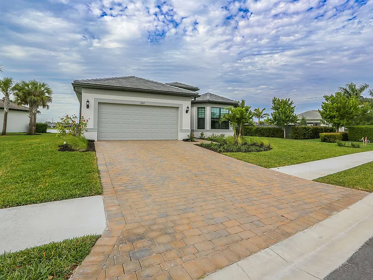 1937 Yellowfin Cir — Photo 78