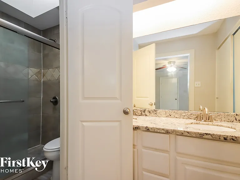 3210 Lake Stream Dr — Photo 10