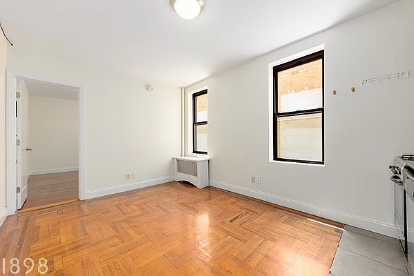 Rented by A&E Real Estate Management | media 7