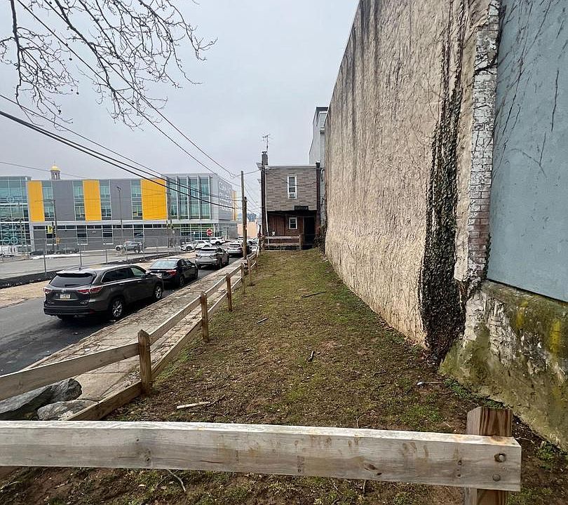 1st image of 27 S Fallon St