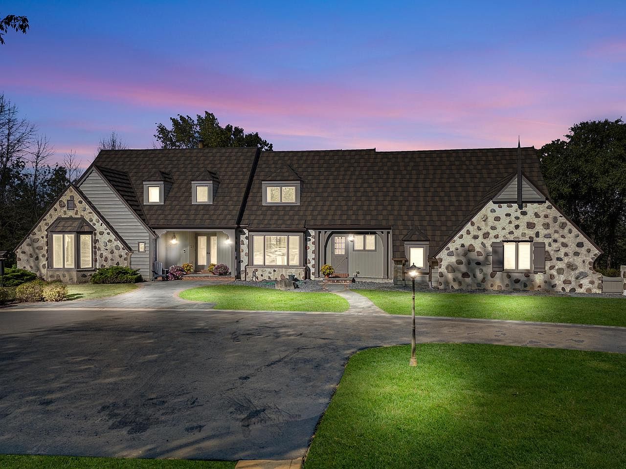 9555 North Range Line ROAD, River Hills, WI 53217 | Zillow