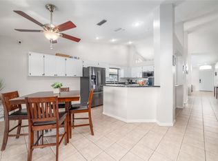 1716R Compton St, Brandon, FL 33511