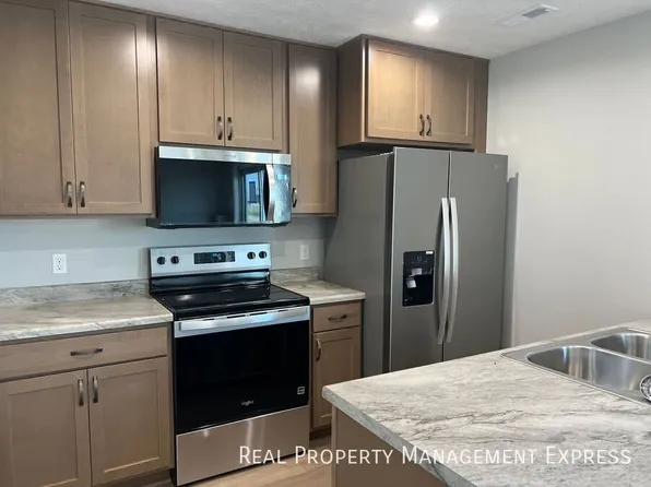 9666 W Tunis Dr, Sioux Falls, SD 57106
