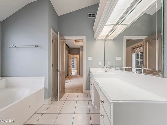 4th image of 111 Hamlet Ln