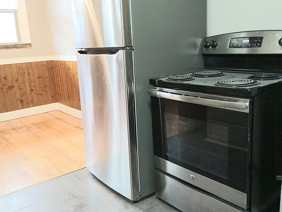 4th image of 221 Mathews St #4