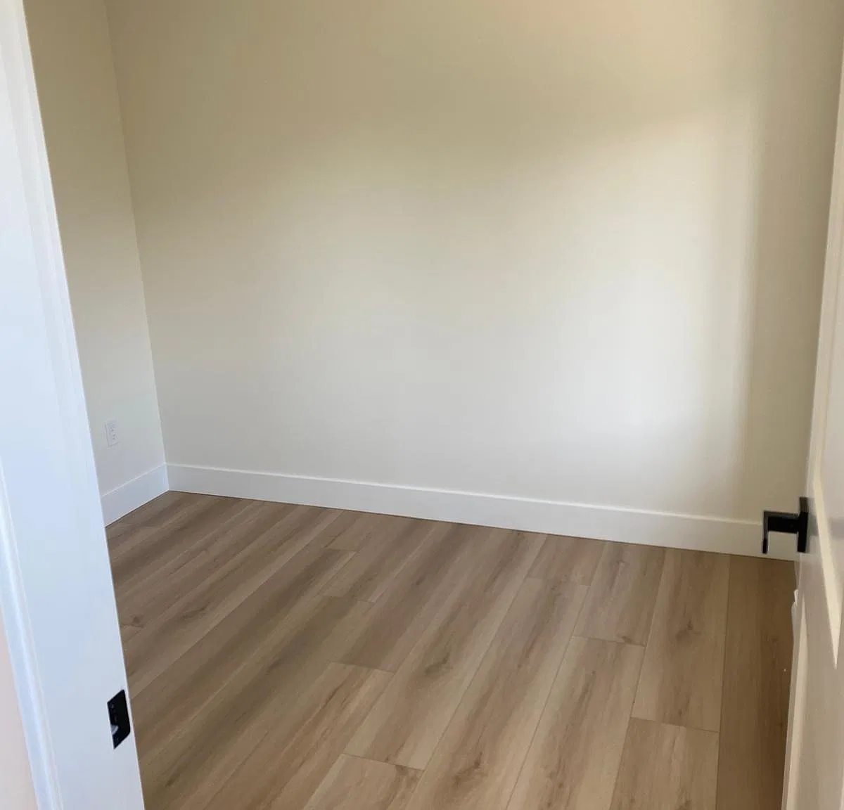 2 bed, 700 sqft, $2,888 — Photo 3