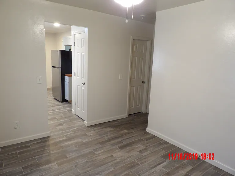 1716 N Jordan Ave — Photo 8