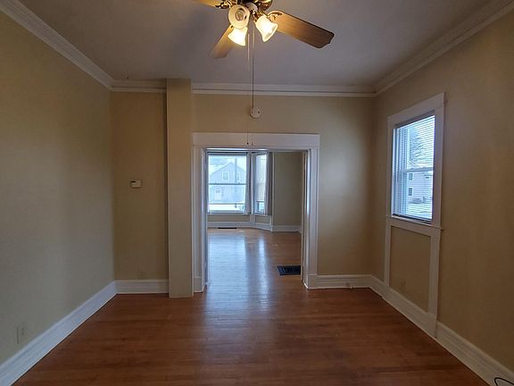 4th image of 137 Whitesboro St Floor 1