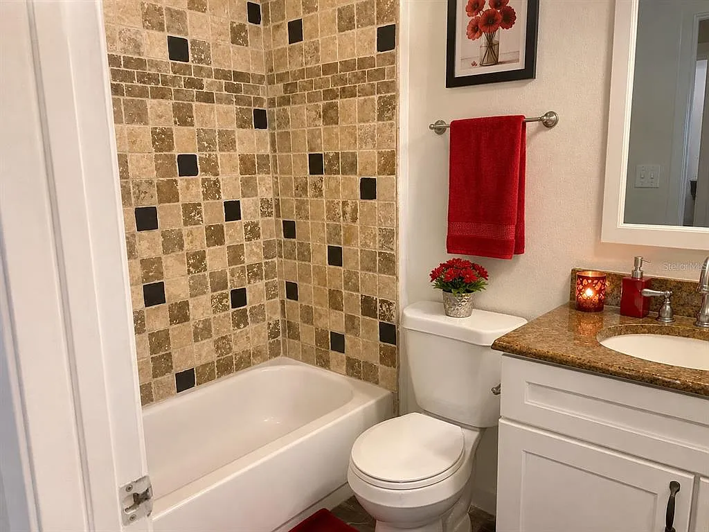 2 bed, 2.0 bath, 1040 sqft, $1,900 — Photo 3