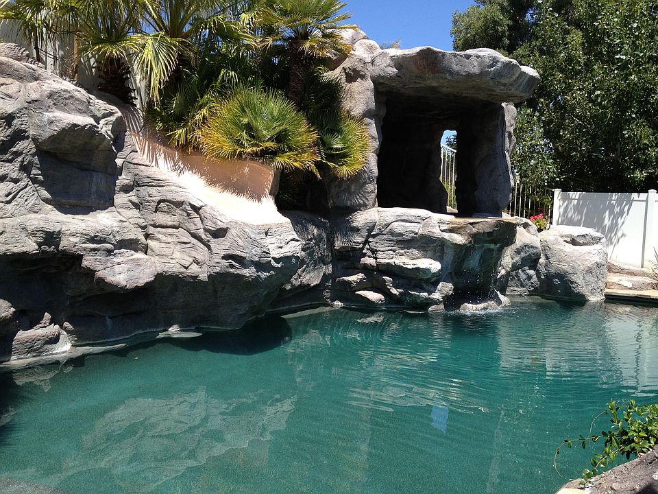 Pool and Grotto spa