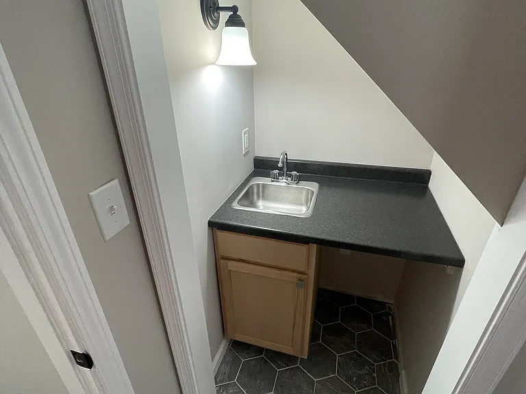 311 Lynn Manor Dr — Photo 2