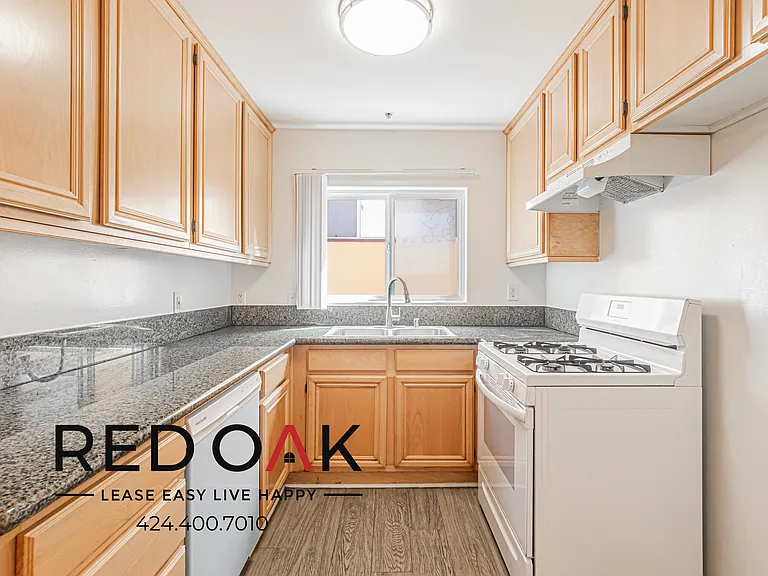 319 S Westlake Ave #104 — Photo 2