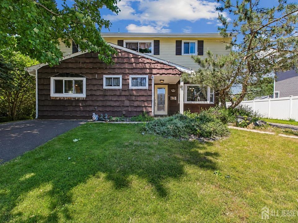 1st image of 5 Lincroft Ave