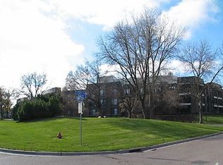 3412 Oak Ridge Rd APT 305, Minnetonka, MN 55305