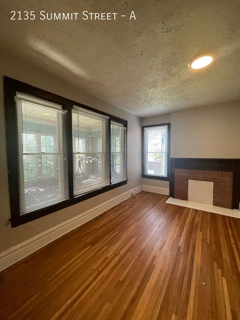 Large 3 Bed Apartment Near OSU — Photo 2
