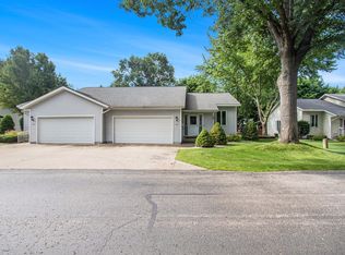 1067 Aspen Dr, Norton Shores, MI