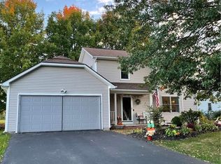 76 Sugar Tree Cir, Brockport, NY 14420