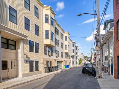 14 Haynes St #101, Boston, MA, 02128