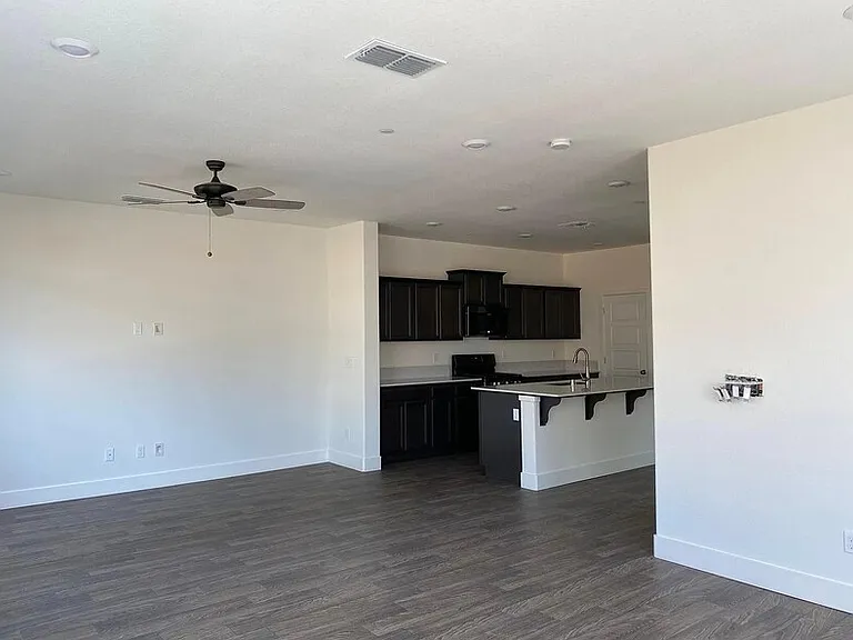 2434 Urdaneta Way — Photo 10