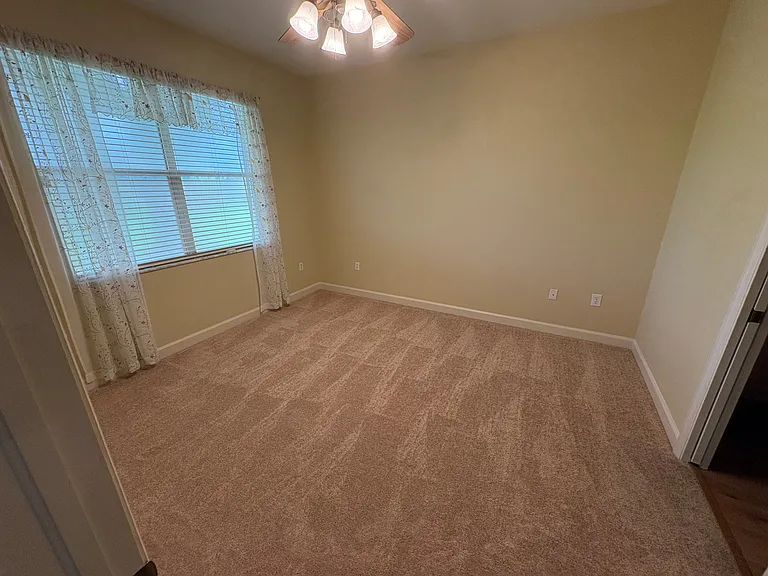 2615 Eagle Greens Dr — Photo 10