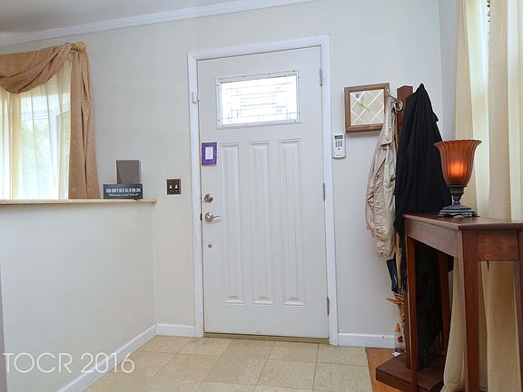 2nd image of 529 Hillcrest St