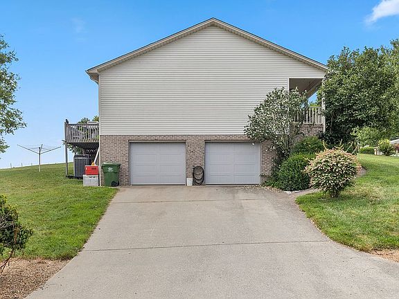 4th image of 402 Hiddenbrook Ln