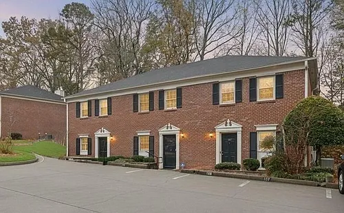138 Sterling Ct Photo 1