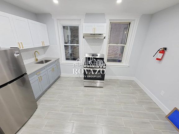 2nd image of 141 Park Ave #11