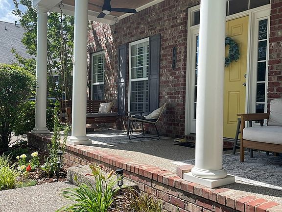 5th image of 304 Meadowglade Ln