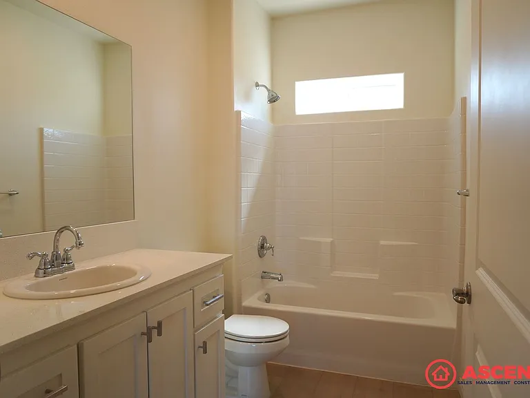 420 20th Ave — Photo 6