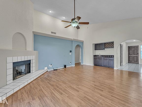 4th image of 1142 W 37th St