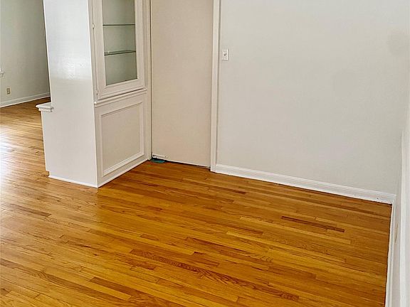 3rd image of 8318 Greenbush St