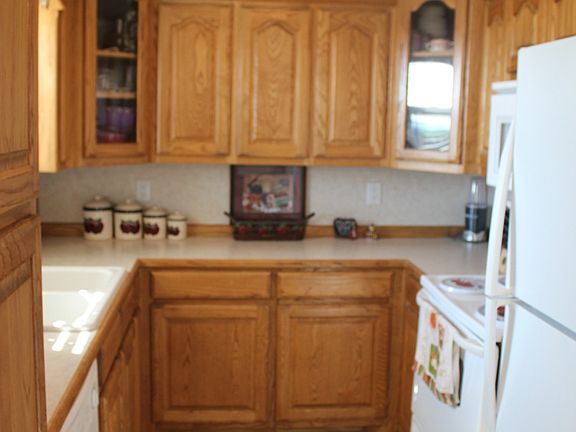 3rd image of 901 Kathryn St