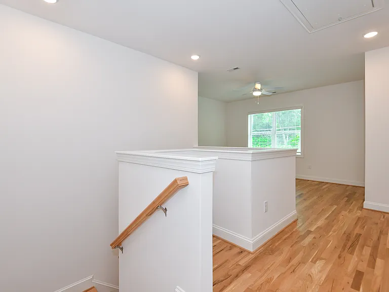 1739 Crest Rd — Photo 17