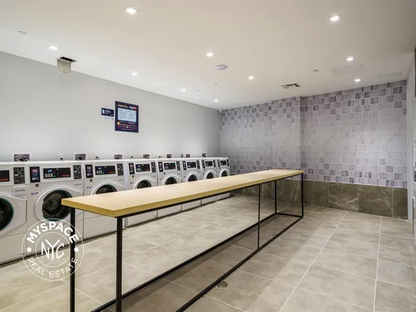 1499 Bedford Avenue image 41 of 46