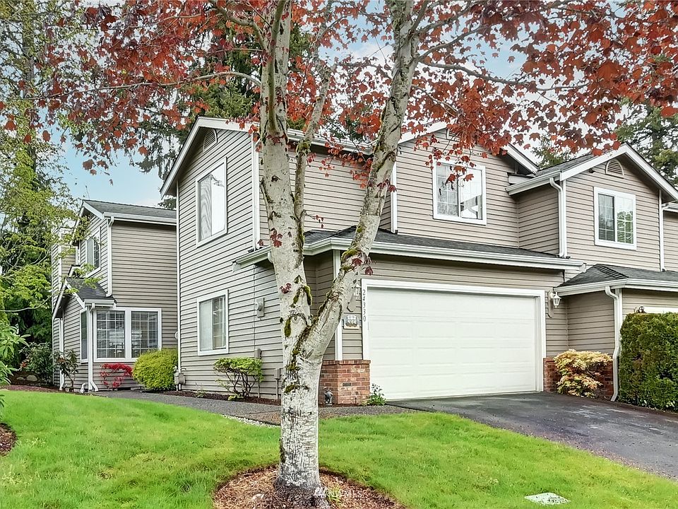 Remodeled and updated townhome in Kenloch lives like a single family home!