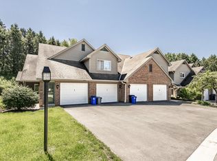 18475 Brookfield Lake Dr UNIT 81, Brookfield, WI 53045