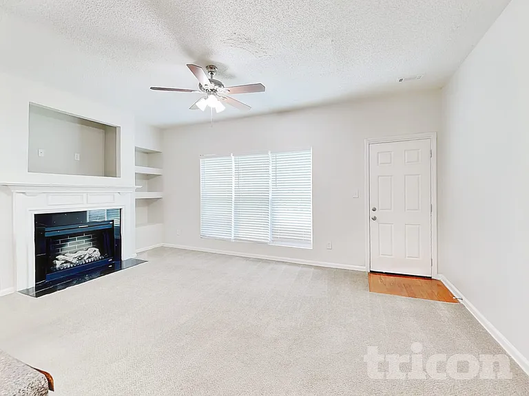 4872 Sierra Way — Photo 3