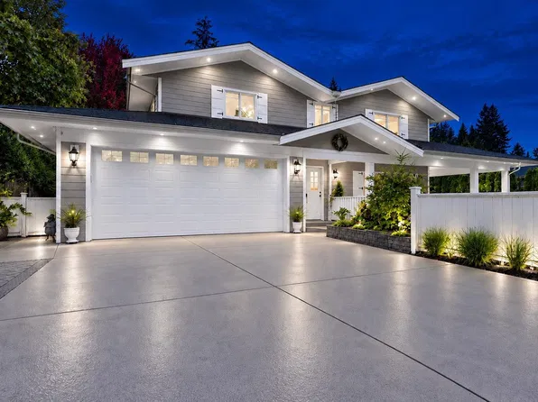 320 Moyne Dr, West Vancouver, BC V7S 1J5