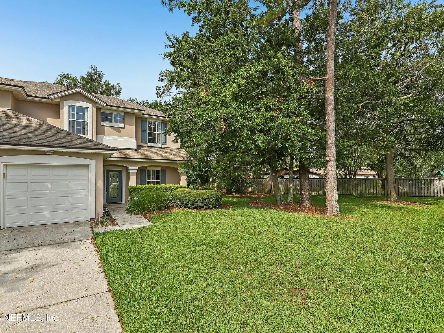 3 bed, 2.5 bath, 1615 sqft, $2,000 — Photo 3