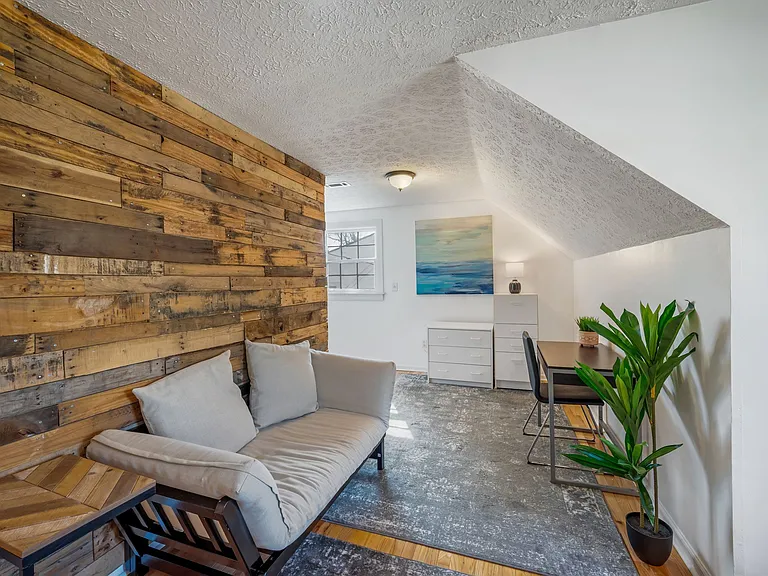 1022 Granada Ave #B — Photo 9
