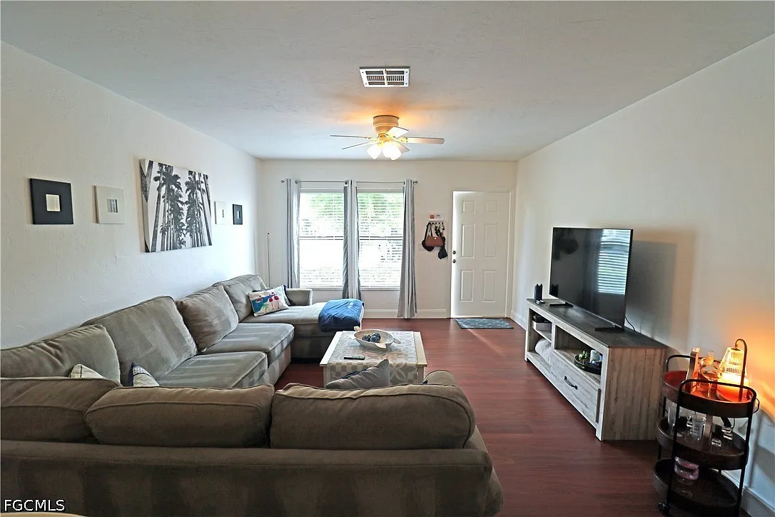 2 bed, 2.5 bath, 1016 sqft, $1,650 — Photo 4