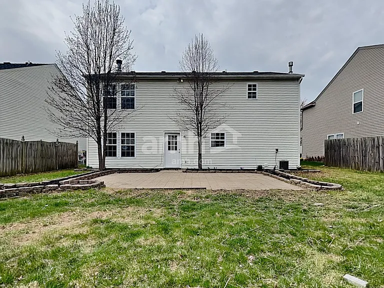 5627 N Plymouth Ct — Photo 24