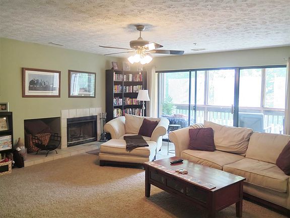 4th image of 9521 S Pointe Lasalles Dr #82