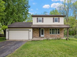 9517 Ballard Rd, Crystal Lake, IL 60014